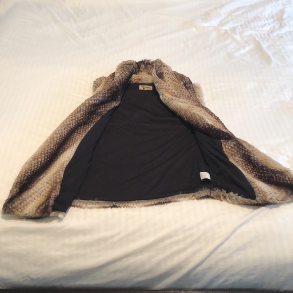 Show Me Your Mumu Fausta FauxFur Vest Women’s Size S - Picture 8 of 11